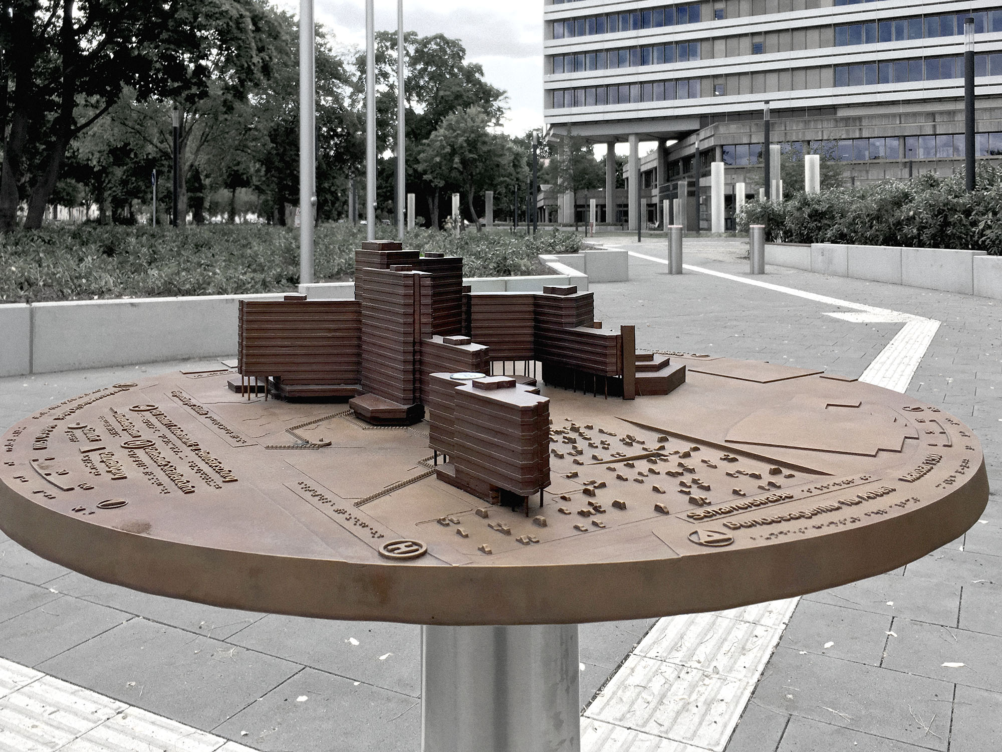 Bronzemodell der Bundesagentur für Arbeit in Nürnberg