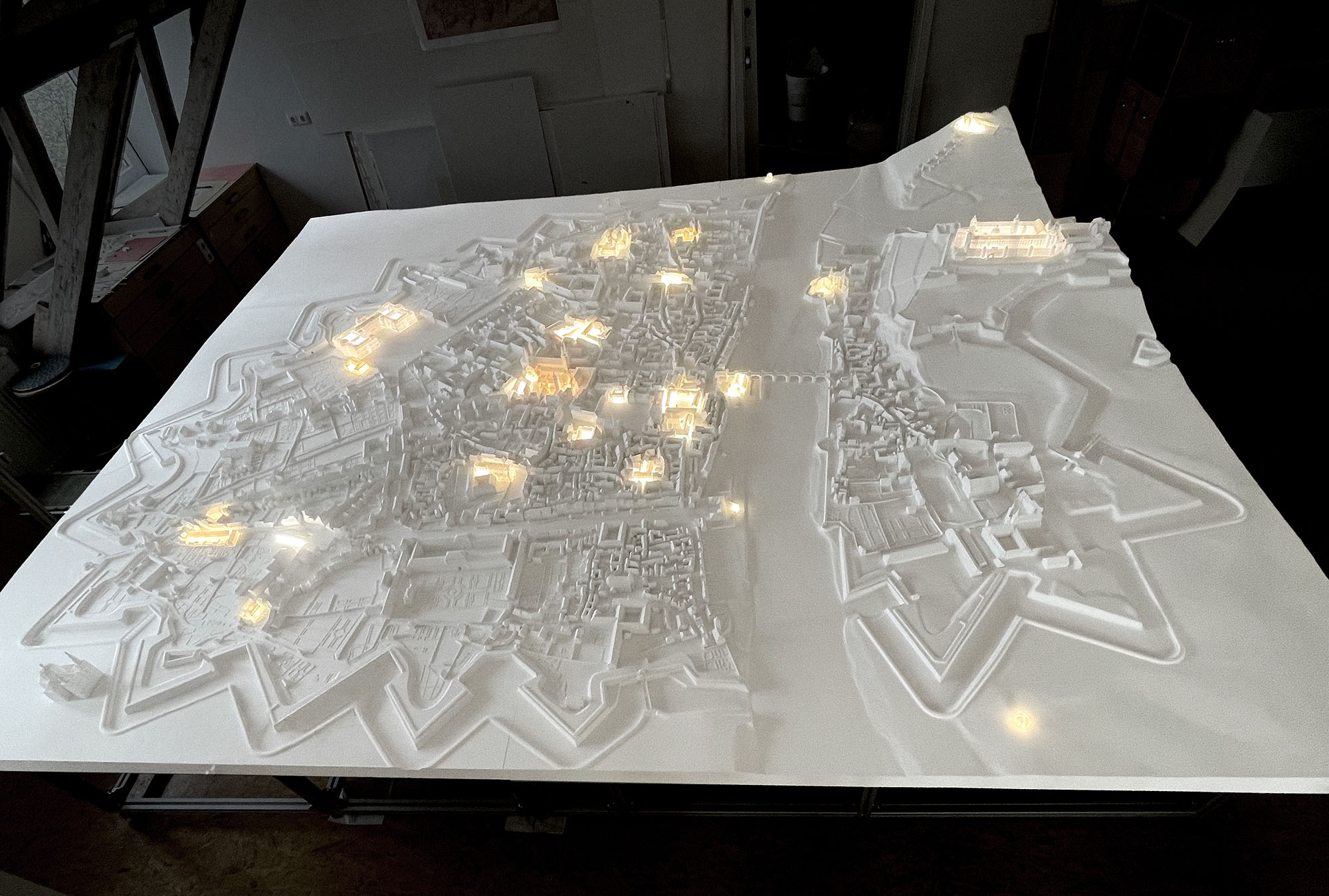 Beleuchtetes Stadtmodell der Barockstadt Würzburg