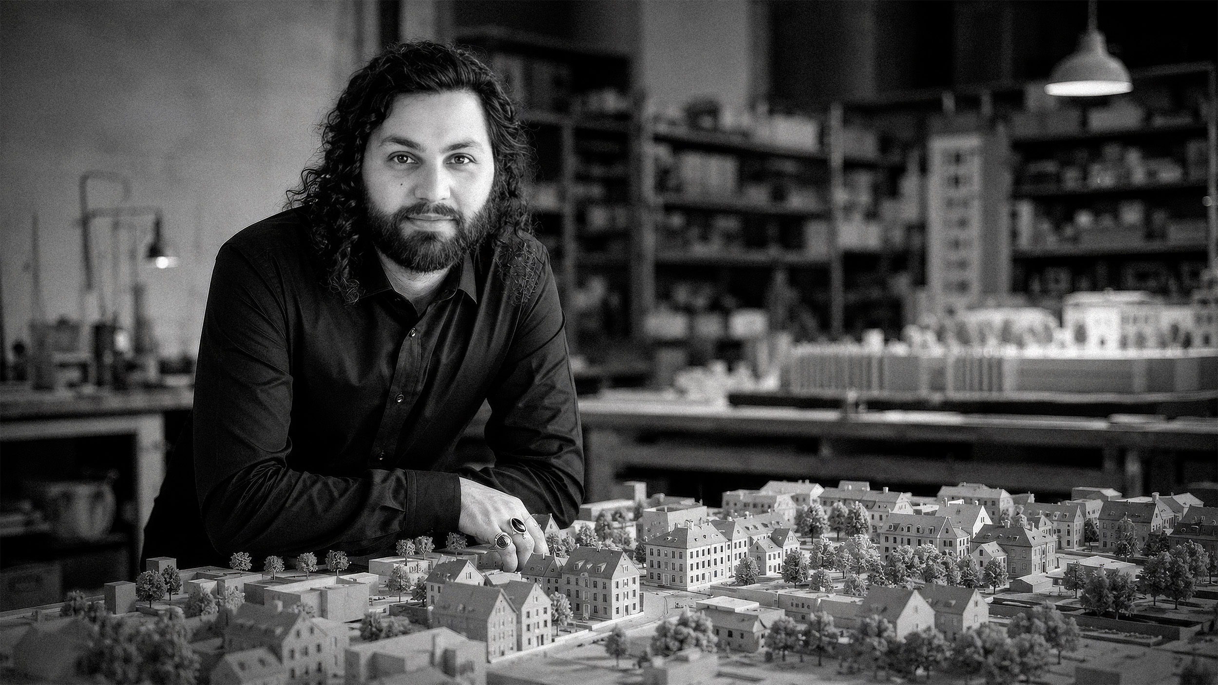 H. Kaan Cuma, Kutlu im Modellbauatelier
